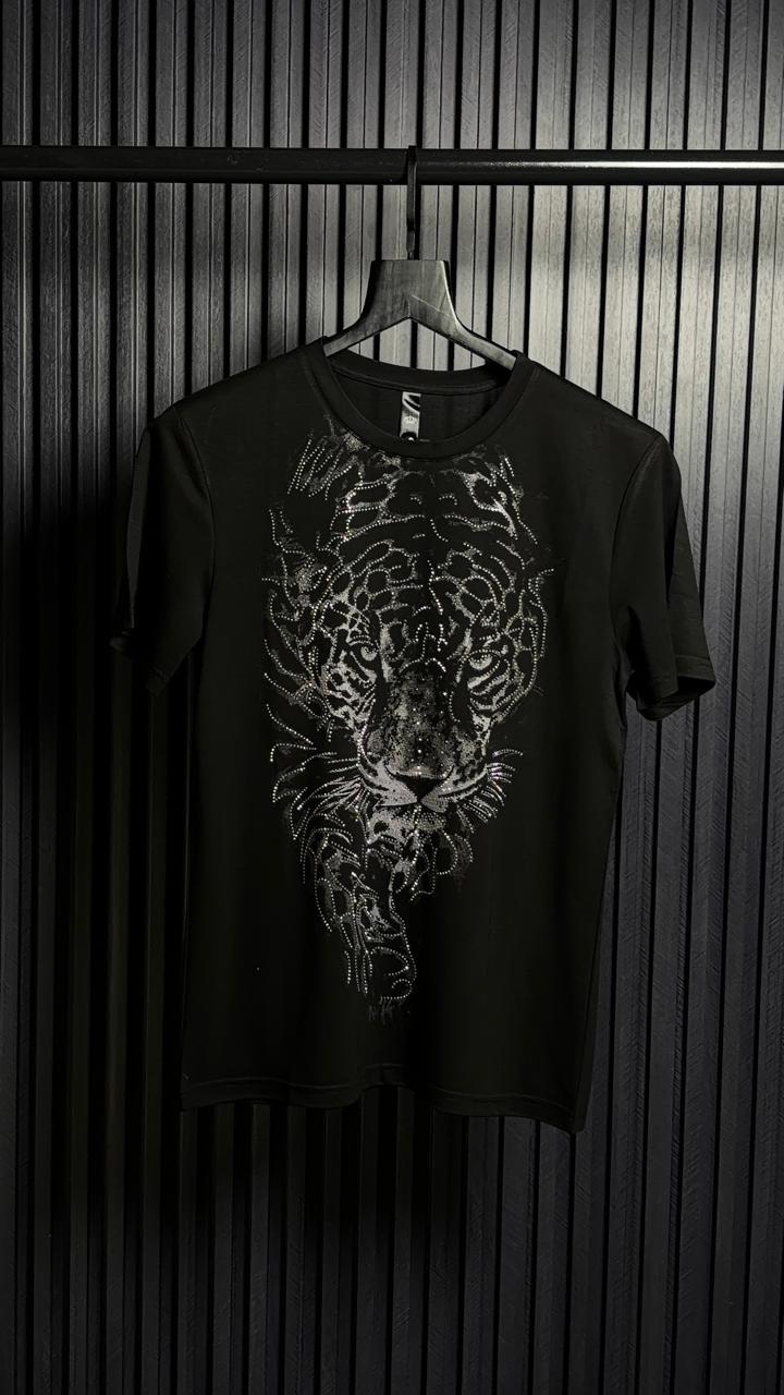 CHEETAH WALKING CHINA IMPORTED TSHIRT - SET OF 8 PCS (M L XL XXL) x Rs. 595