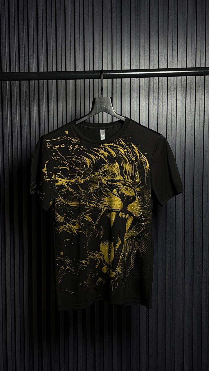 LION ATTACKING CHINA IMPORTED TSHIRT - SET OF 4 PCS (M L XL XXL) x Rs. 595