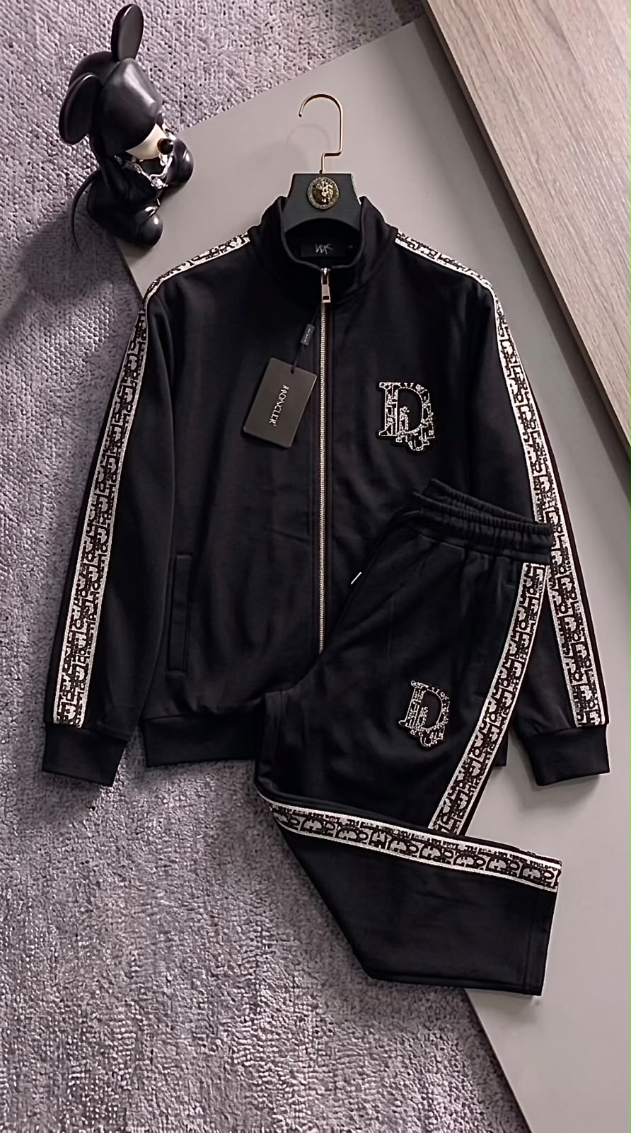DIOR PATTI IMPORTED TRACKSUIT - SET OF 4PCS (M L XL XXL ) x Rs.1495