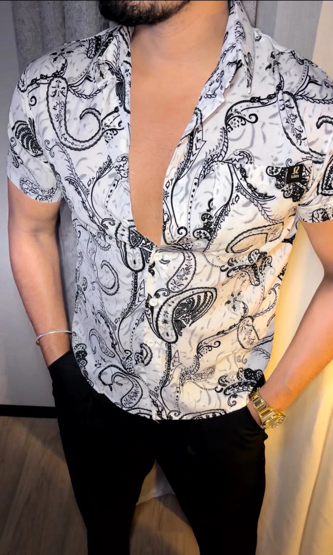 ABSTRACT PRINT HALF SLEEVE SHIRT - SET OF 24 PCS ( M L XL XXL ) x Rs. 695