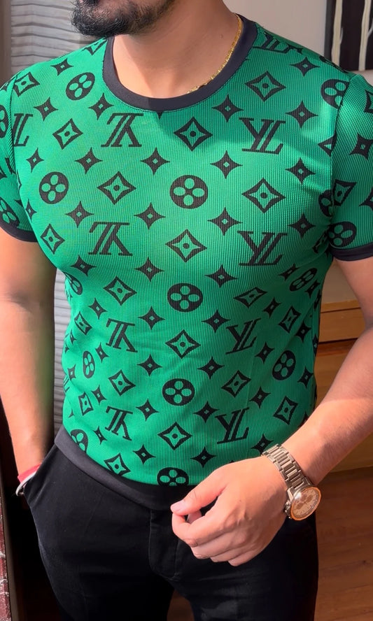 LV SOFT PRINTED TSHIRT - SET OF 8 PCS (M L XL XXL) x Rs. 795