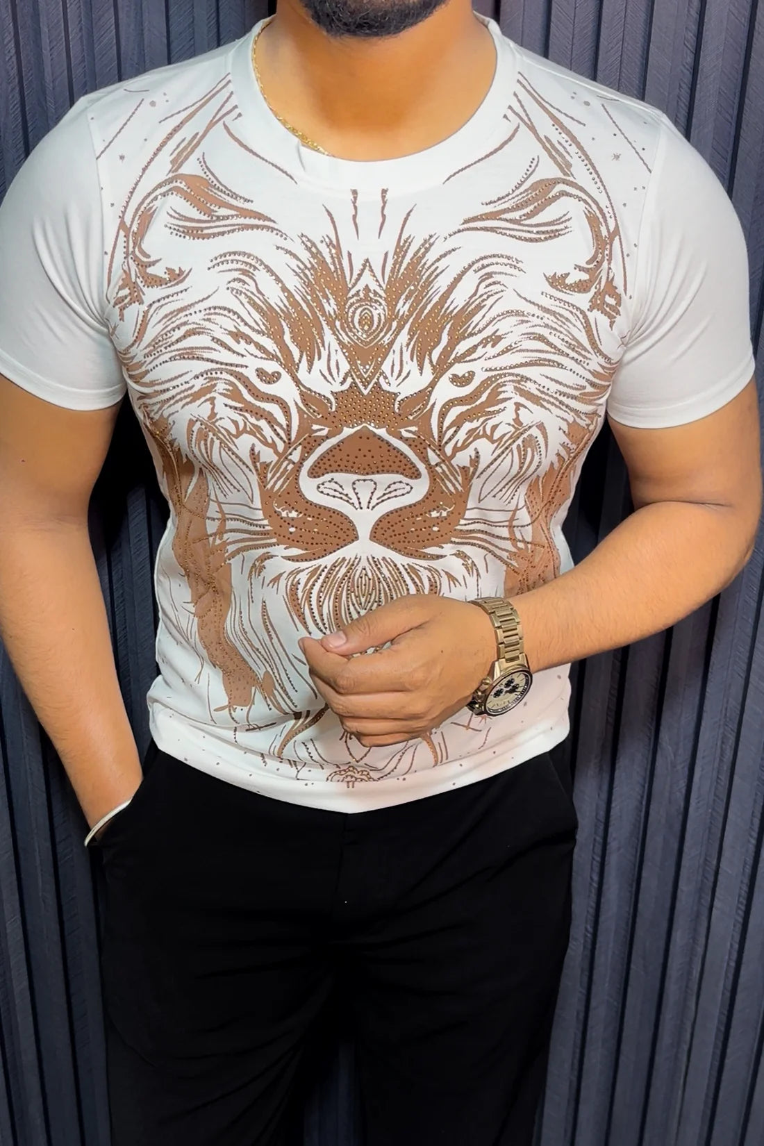 LION FULL FACE TSHIRT - SET OF 16 PCS (M L XL XXL) x Rs.495