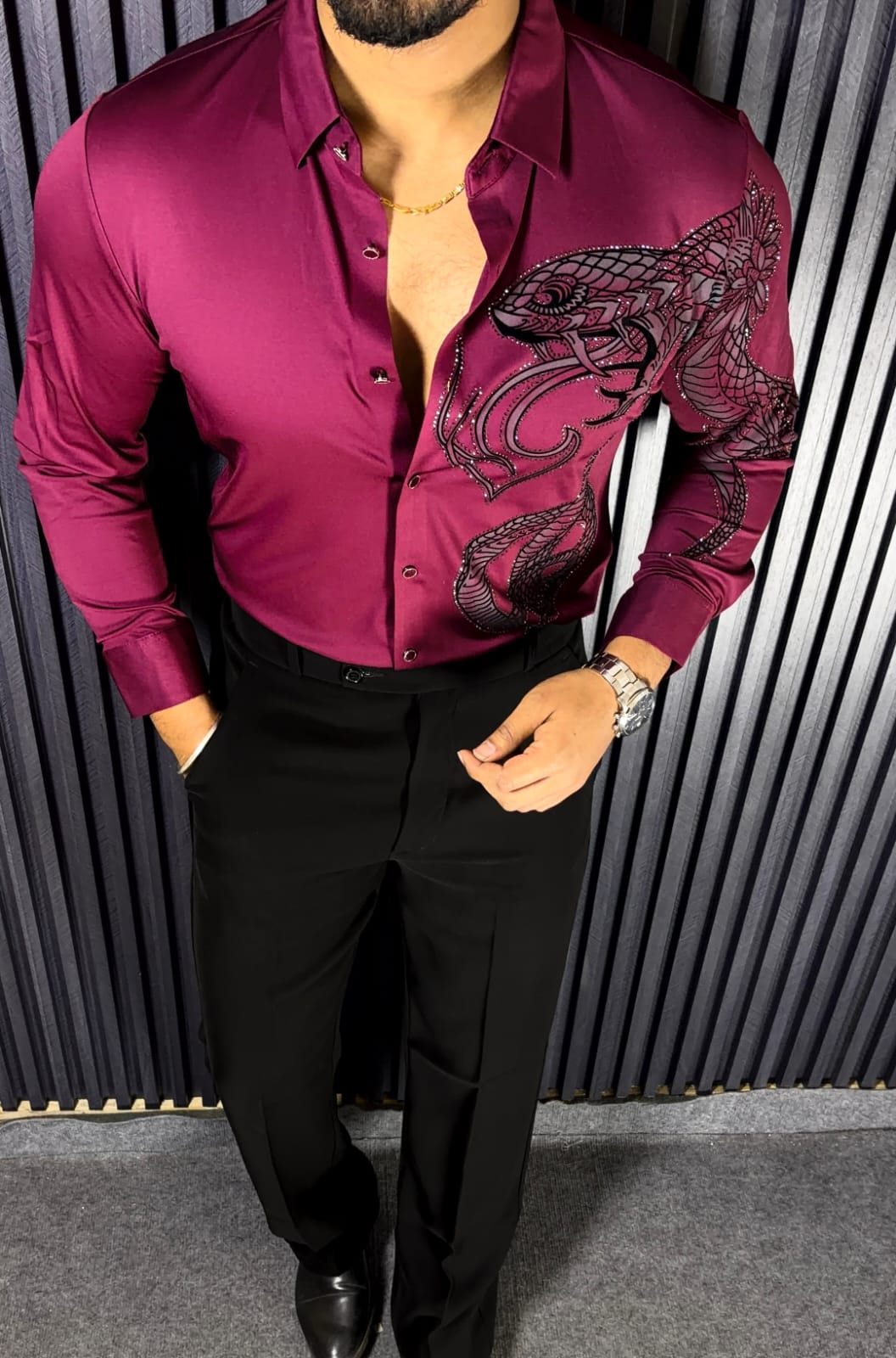 POISON STITCHLESS SHIRT - SET OF 16 PCS ( M L XL XXL )  x Rs. 1195
