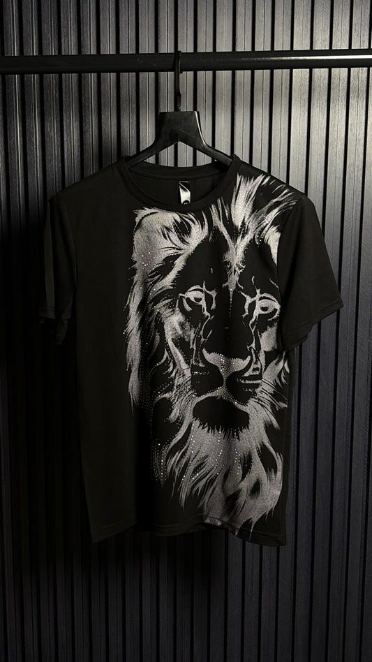 LION WALKING CHINA IMPORTED TSHIRT - SET OF 8 PCS (M L XL XXL) x Rs. 595