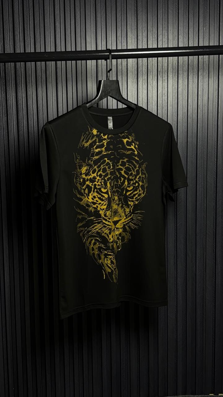 CHEETAH WALKING CHINA IMPORTED TSHIRT - SET OF 8 PCS (M L XL XXL) x Rs. 595