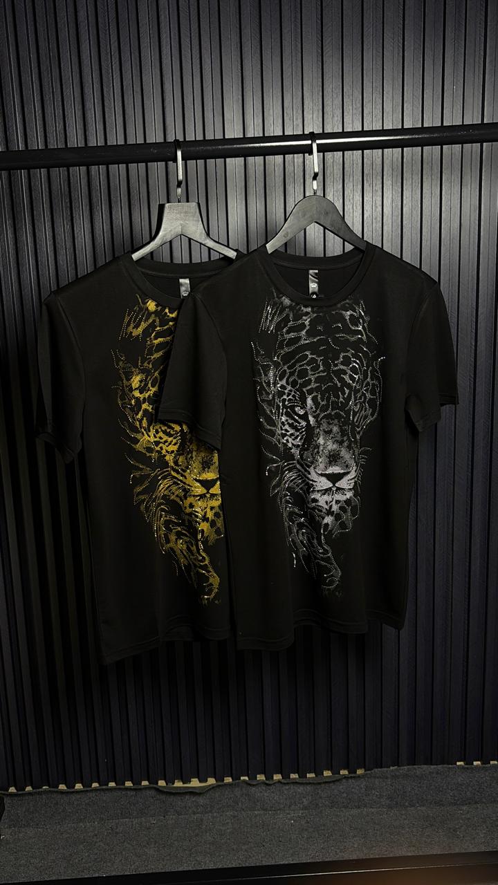 CHEETAH WALKING CHINA IMPORTED TSHIRT - SET OF 8 PCS (M L XL XXL) x Rs. 595