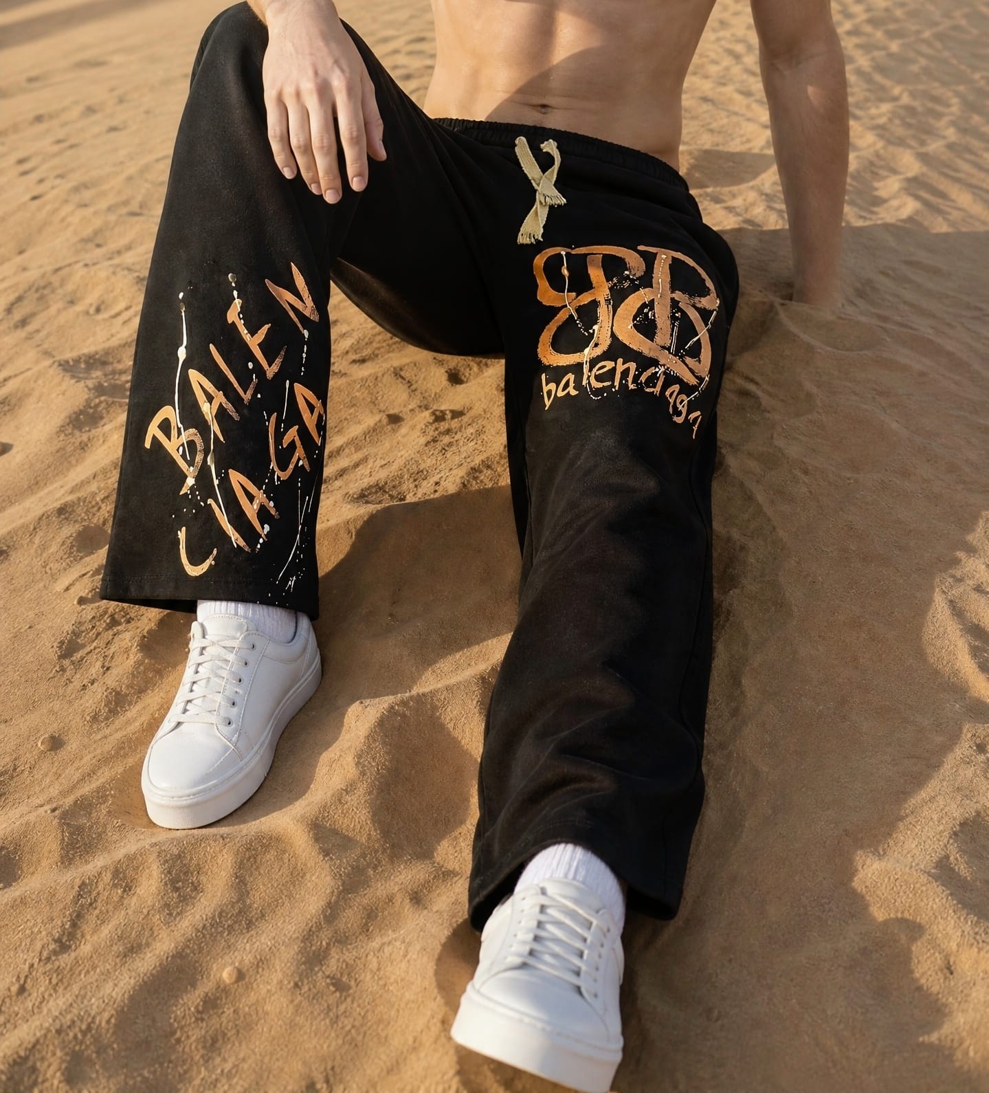 HAND PAINTED BALENCIAGA TRACKPANT - SET OF 4 PCS ( M L XL XXL ) x Rs.650