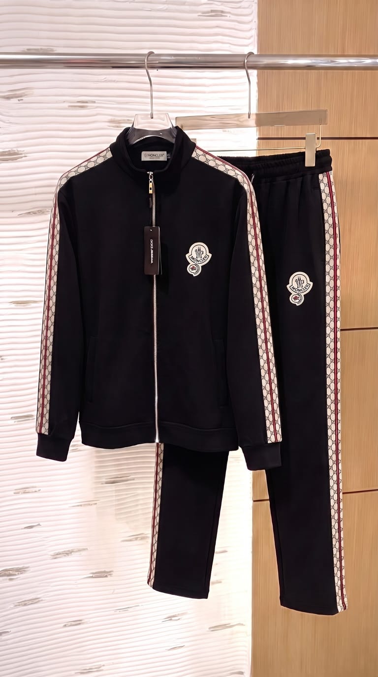 MONCLER IMPORTED TRACKSUIT - SET OF 4PCS (M L XL XXL ) x Rs.1495