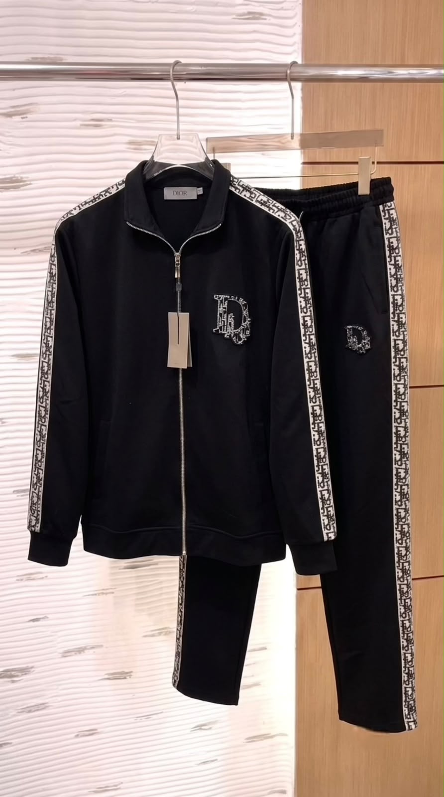 DIOR PATTI IMPORTED TRACKSUIT - SET OF 4PCS (M L XL XXL ) x Rs.1495