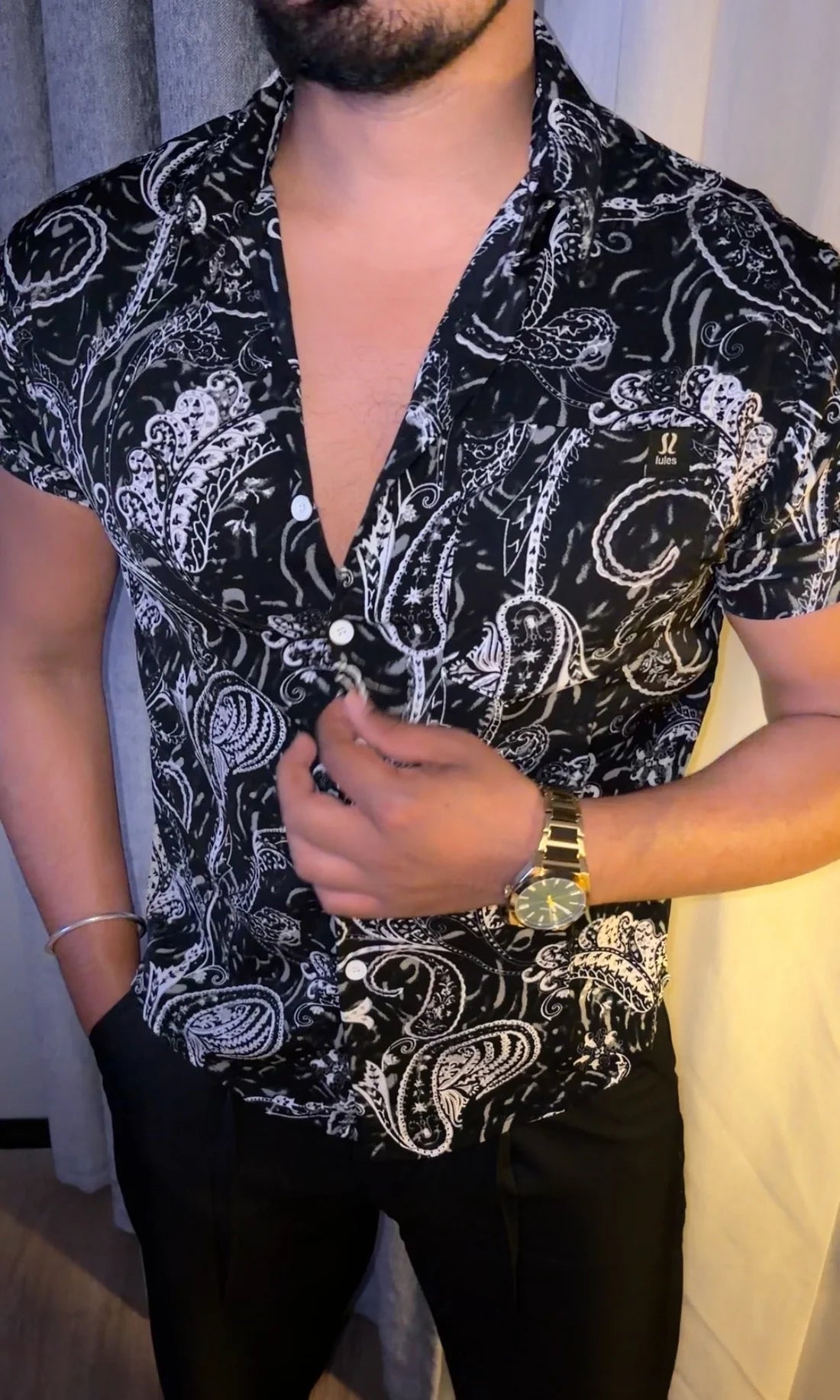 ABSTRACT PRINT HALF SLEEVE SHIRT  - SET OF 24 PCS ( M L XL XXL )  x Rs. 695